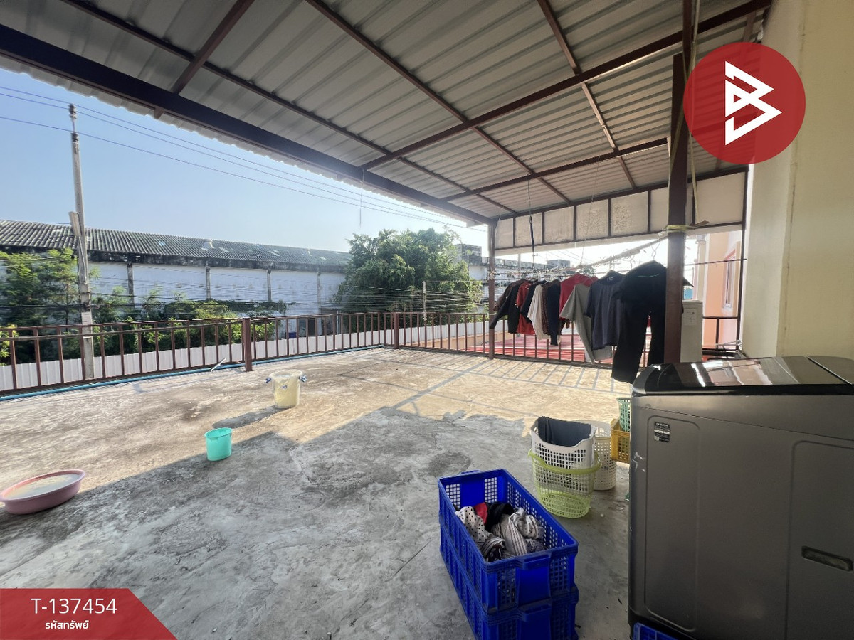 For SaleTownhomeSamut Prakan,Samrong : Townhouse for sale Manthakarn Ville Village, Bang Phli-Tamru, Samut Prakan