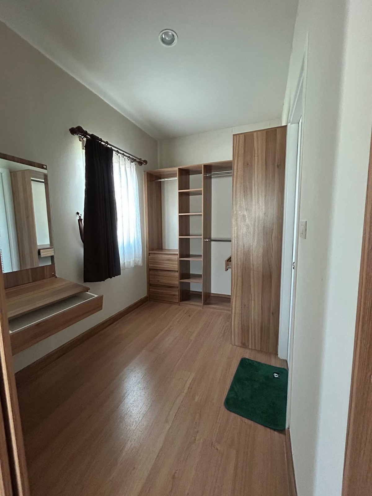 ให้เช่าบ้านสมุทรปราการ สำโรง : ให้เช่าบ้านเดี่ยว มบ.ภัสสร เทพารักษ์-บางนา (บางพลี) ใกล้ Big C บางพลี และเยส บางพลี