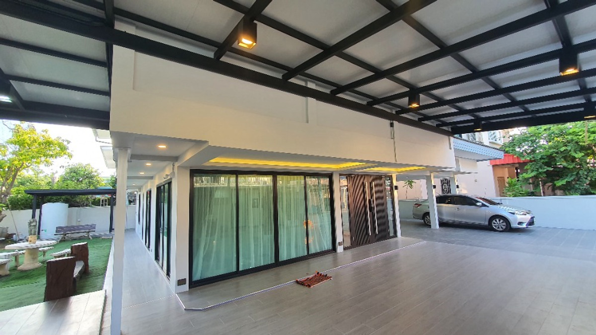 ให้เช่าบ้านโชคชัย4 ลาดพร้าว71 : บ้านเดี่ยว 2 ชั้น รีโนเวทใหม่ สไตล์โมเดิร์น ทำลเดี ให้เช่า ย่านลาดพร้าว-โชคชัย4 ใกล้โรงพยาบาลเปาโล โชคชัย 4 เพียง 2 กม.