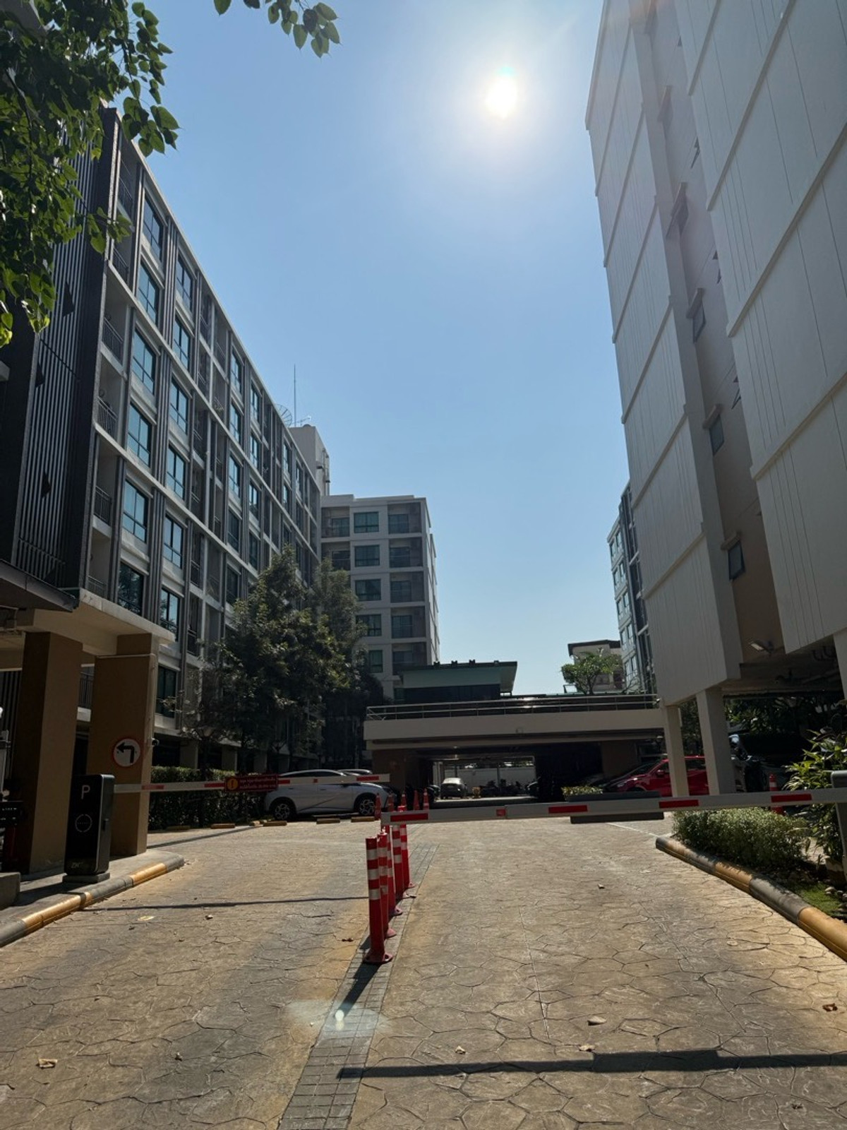 ให้เช่าคอนโดเกษตรศาสตร์ รัชโยธิน : ให้เช่า ศุภาลัย ซิตี้ รีสอร์ท รัชโยธิน-พหลฯ 32 สตูดิโอ 32 ตร.ม. ครัวปิดติดระเบียง ชั้น 4 แดดไม่ร้อน  ใกล้ BTS เสนานิคม