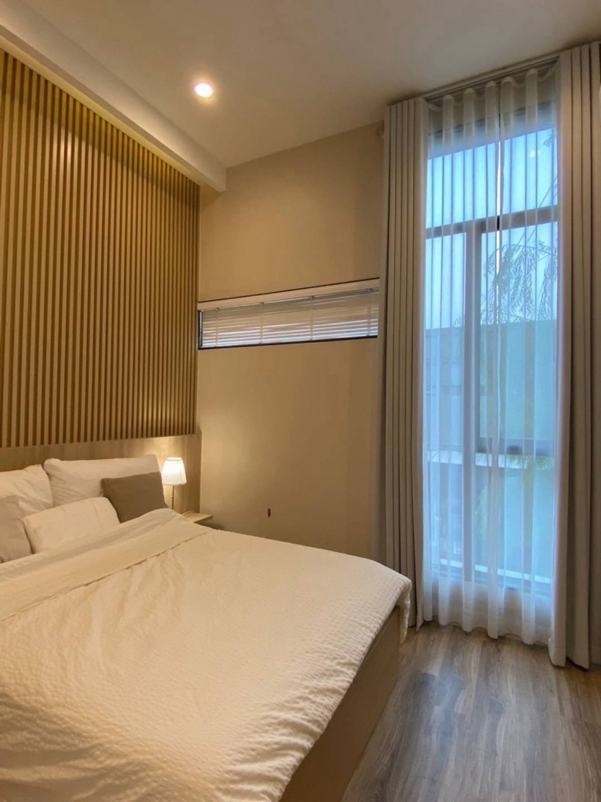 ให้เช่าทาวน์โฮมพัฒนาการ ศรีนครินทร์ : ให้เช่า ทาวน์โฮม Verve Rama 9 2 ห้องนอน 113 ตร.ม เลี้ยงสัตว์ได้ ใกล้พระราม 9