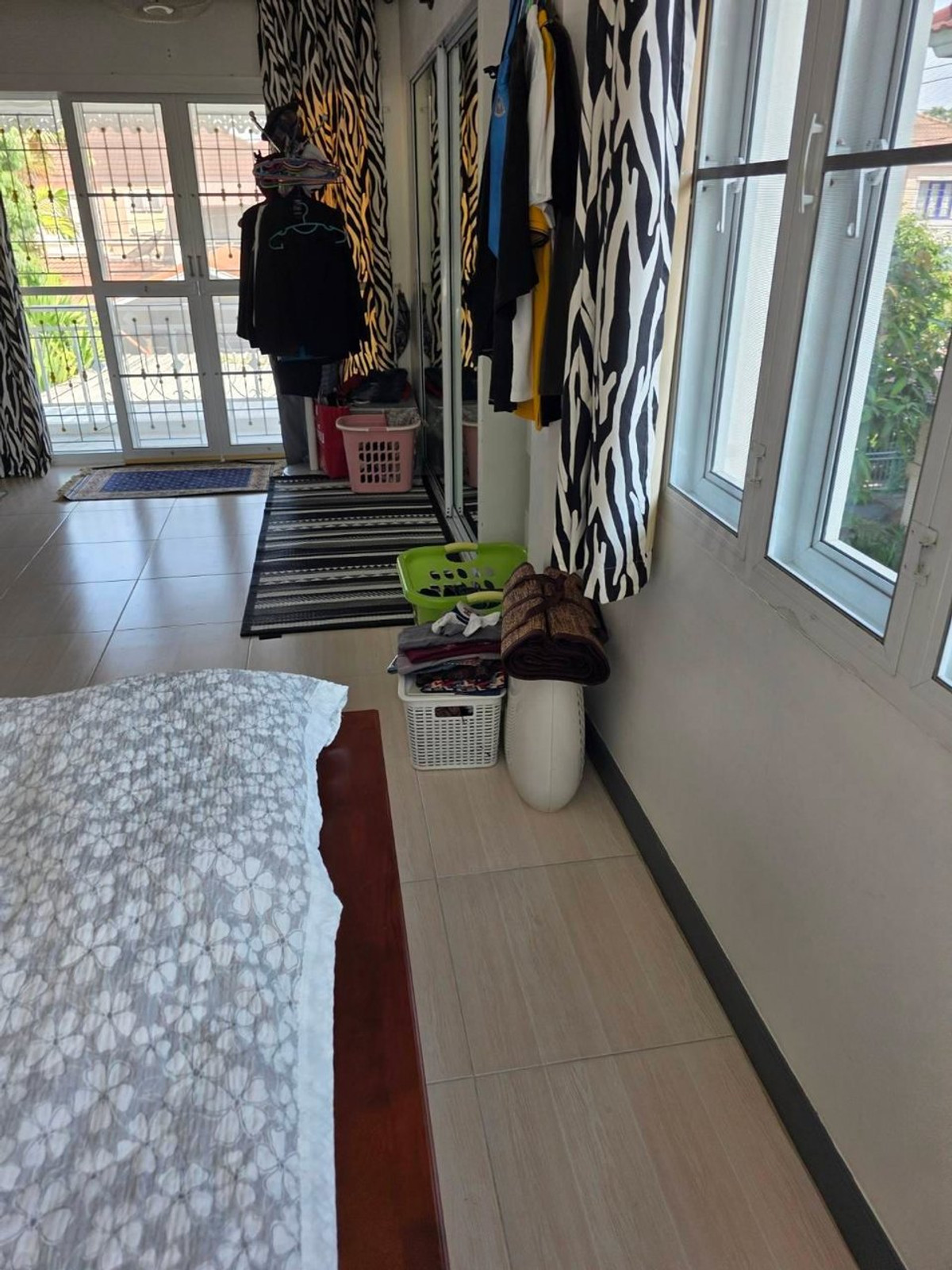 For SaleHouseNawamin, Ramindra : Single house for sale, Neighbor Home Village, Watcharapol, Sukhaphiban 5, garden view, beautiful house condition, ready to move in.