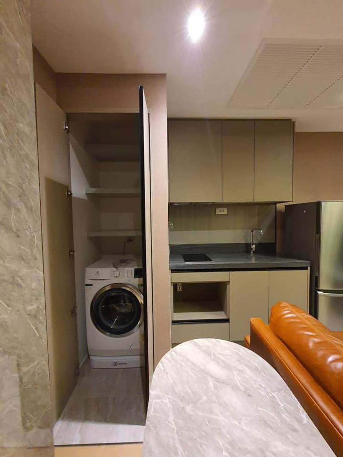 ให้เช่าคอนโดพระราม 9 เพชรบุรีตัดใหม่ RCA : ᚱ ให้เช่า คอนโด ✅ 1 ห้องนอน 🔥ชั้น 17 Alpha🔥Ashton Asoke – Rama 9 33.5 ตร.ม. ใกล้ MRT พระราม 9 และ เซ็นทรัลพระราม9 ฟอร์จูน