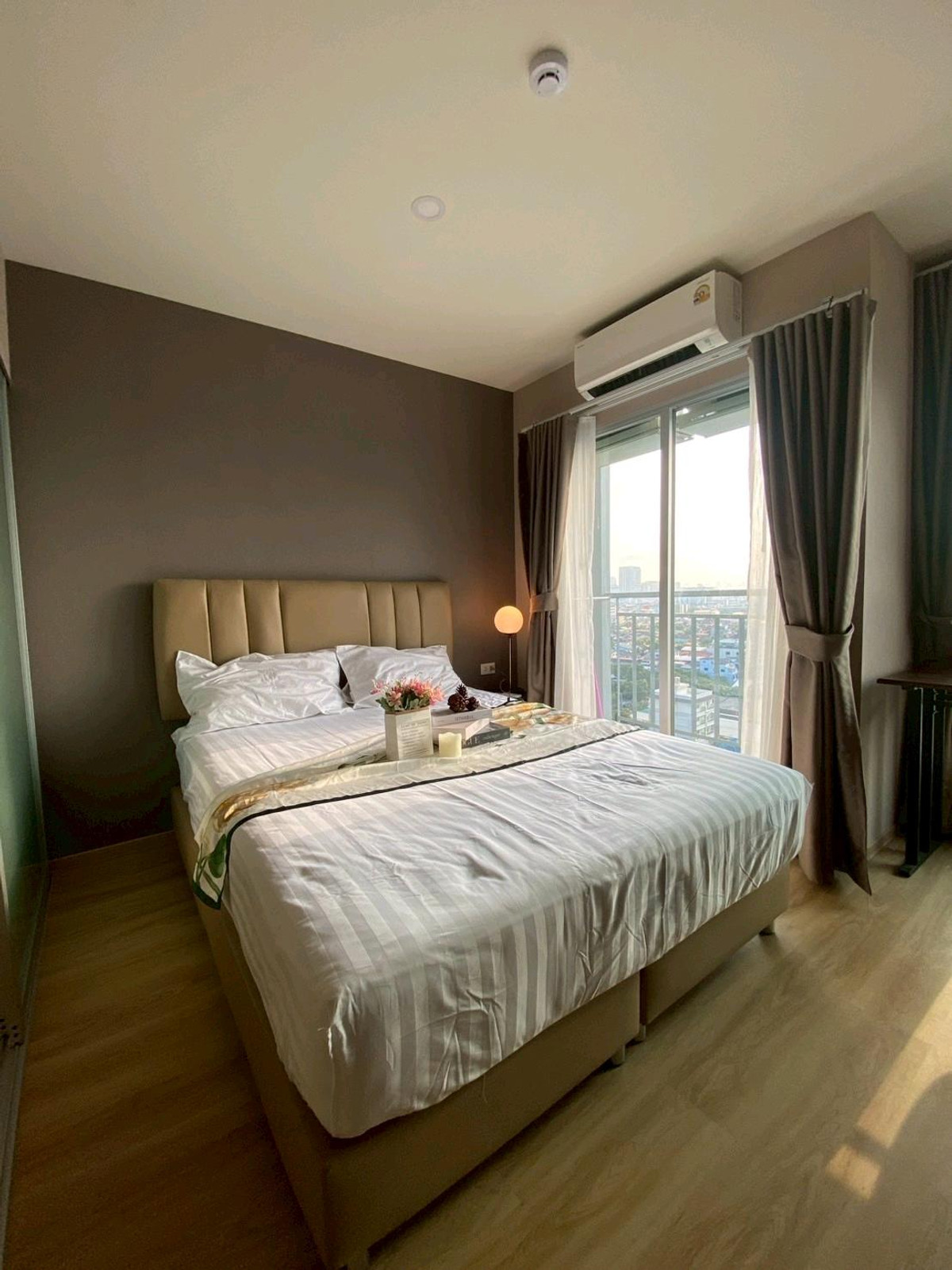 ให้เช่าคอนโดปิ่นเกล้า จรัญสนิทวงศ์ : 🔥ให้เช่าคอนโด ลุมพินี จรัญ-ไฟฉาย🏬 ใกล้MRTจรัญฯ🚆 ตกแต่งสวย พร้อมเฟอร์นิเจอร์ และเครื่องใช้ไฟฟ้าครบครัน✅️ ราคาพิเศษ เพียง 12,000/เดือน ‼️