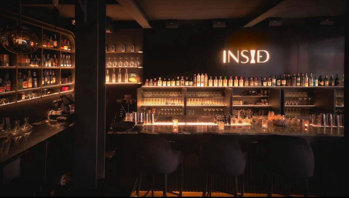 For RentRetail SpaceSathorn, Narathiwat : Restuarant in Narathiwat Soi 4 for lease 240sqm  90,000 per month