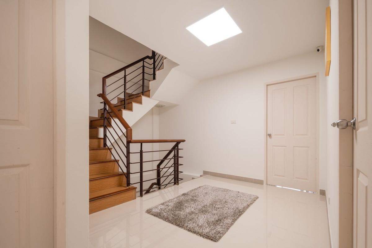 ให้เช่าทาวน์โฮมลาดพร้าว101 แฮปปี้แลนด์ : ทาวน์โฮมทำเลลาดพร้าว พร้อมให้เช่า เฟอร์ครบ ใกล้รถไฟฟ้าทั้งสายสีเหลืองและสายสีส้ม 🚃