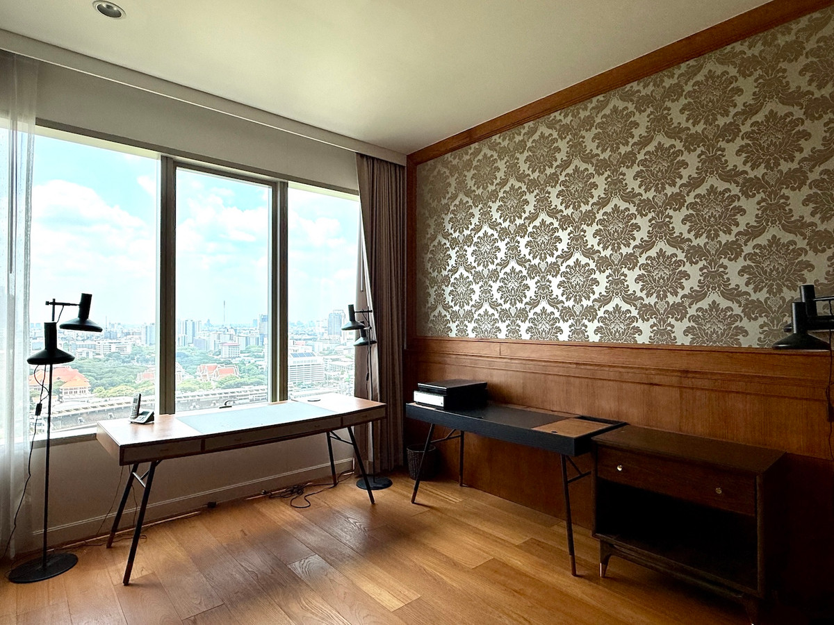 ให้เช่าคอนโดวิทยุ ชิดลม หลังสวน : คอนโด 3 ห้องนอน พื้นที่กว้างขวาง วิว Royal Sport Club