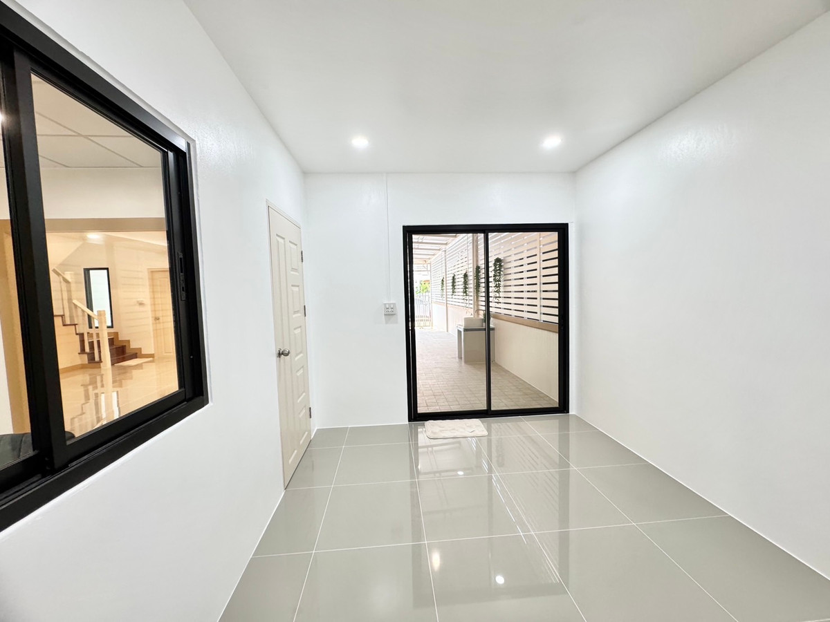 ขายนนทบุรี บางใหญ่ บางบัวทอง : ขายบ้านแฝดพฤกษา 19 วัดลาดปลาดุก 35 ตร.ว. หน้ากว้าง 10 ม. จอดรถ 3 คัน ฟรีโอน