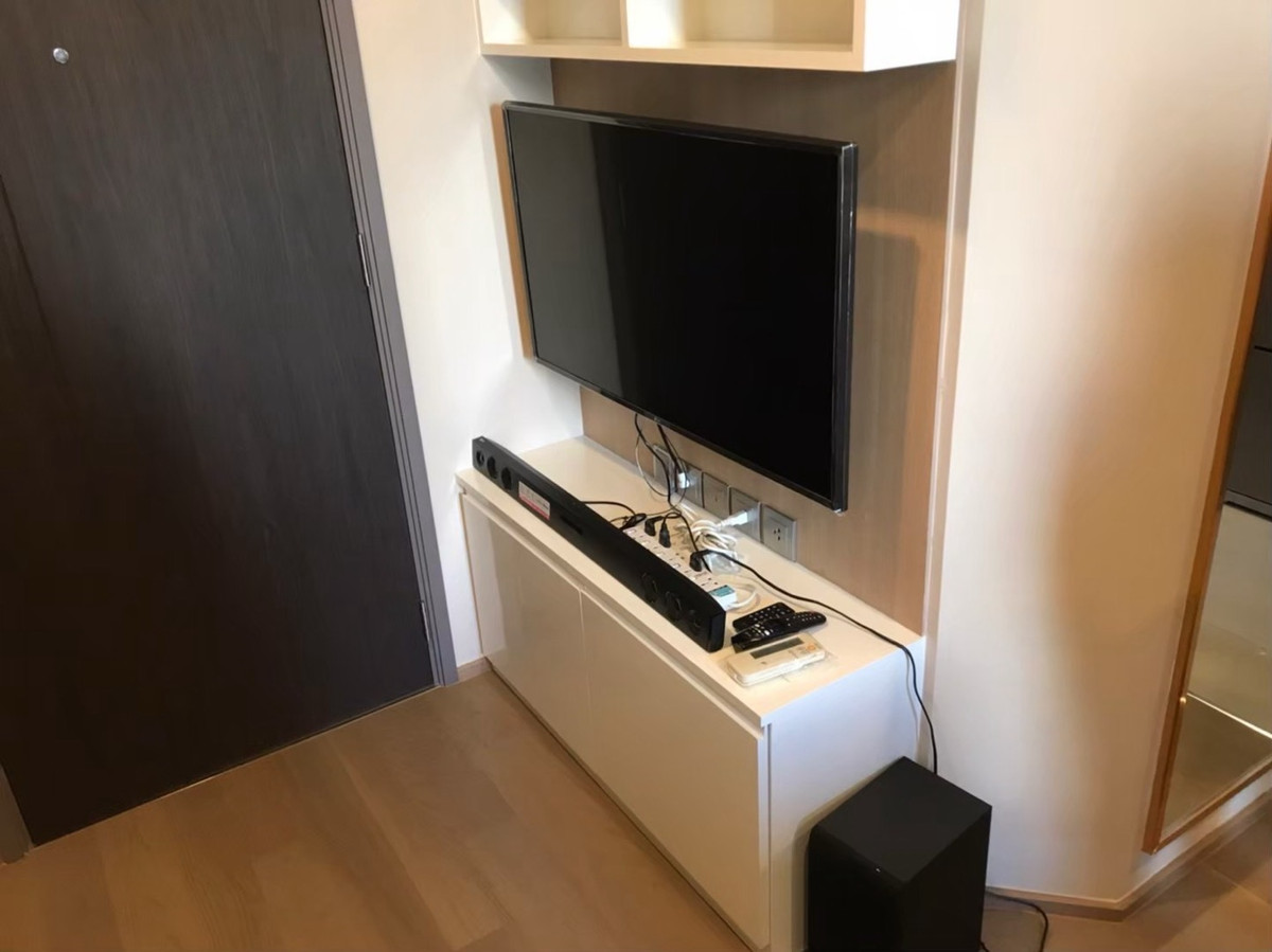 For RentCondoSiam Paragon ,Chulalongkorn,Samyan : For rent: Ashton Chula Silom, price 20,000 baht, contact 0869017364.