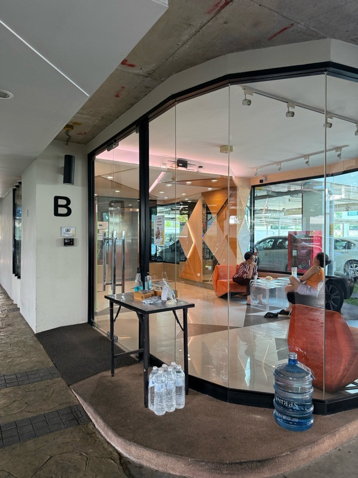 ให้เช่าคอนโดเกษตรศาสตร์ รัชโยธิน : ให้เช่า ศุภาลัย ซิตี้ รีสอร์ท รัชโยธิน-พหลฯ 32 สตูดิโอ 32 ตร.ม. ครัวปิดติดระเบียง ชั้น 4 แดดไม่ร้อน  ใกล้ BTS เสนานิคม