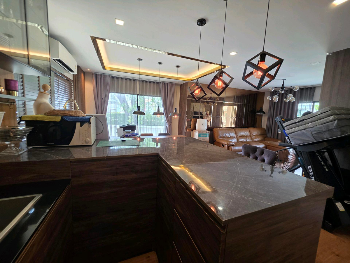 ให้เช่าบ้านลาดกระบัง สุวรรณภูมิ : บ้านเดี่ยว มัณฑนา 2 วงแหวน-อ่อนนุช (Mantana 2 Wongwaen-Onnut)