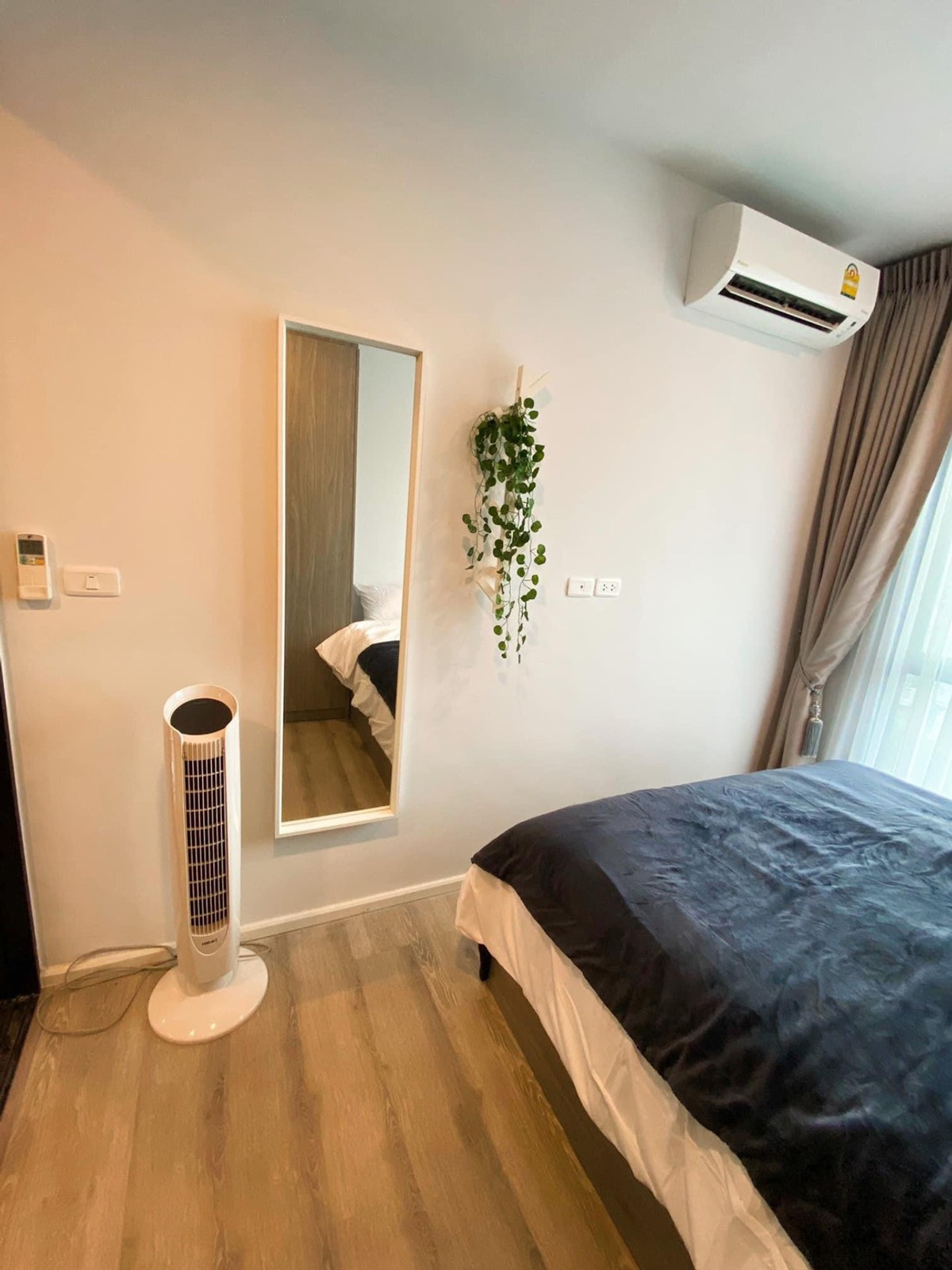 For RentCondoBangna, Bearing, Lasalle : You can get a discount for 2 years. There is a VDO for you to watch (there is a laundry service in the nearest building. 7/11, central area, BTS view) - for rent Notting Hill Sukhumvit 105 near BTS Bearing 400m