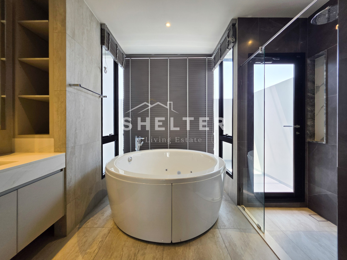 For RentHousePattanakan, Srinakarin : Single house ready for rent, Super Luxury, near Brighton International School | Wellington