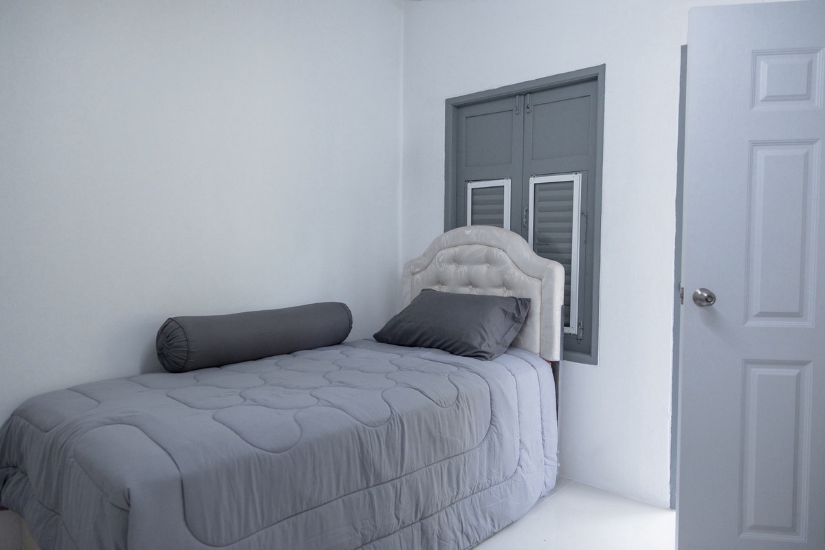 ขายบ้านปากช่อง เขาใหญ่ : ขายบ้านเขาใหญ่ หมูสี 4 ห้องนอน ที่ดิน 253 ตร.ว บ้านพักตากอากาศใกล้อุทยาน เหมาะอยู่อาศัยและลงทุนปล่อยเช่า 
