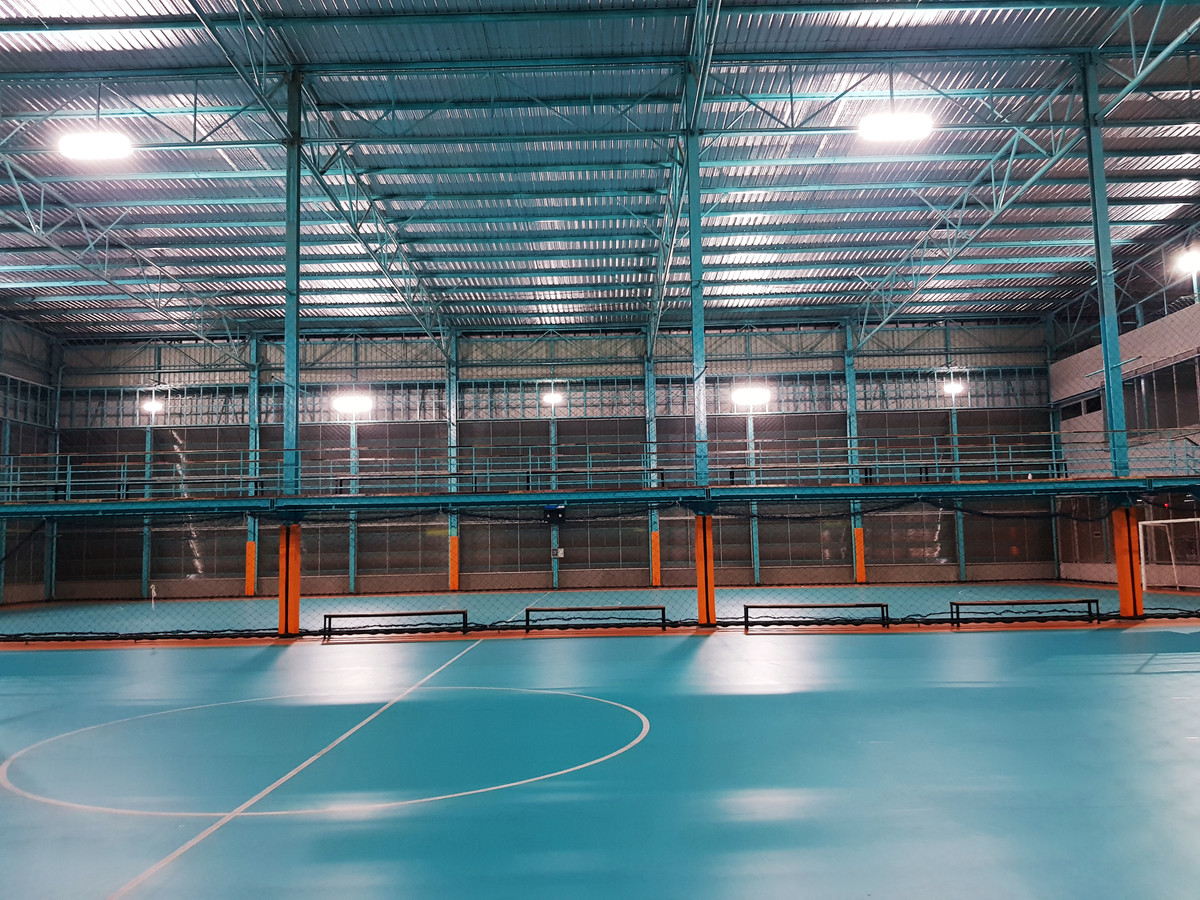 For RentWarehousePathum Thani,Rangsit, Thammasat : For rent: 2 rubber-soled futsal field areas, 4th floor, suitable for sports business operators.