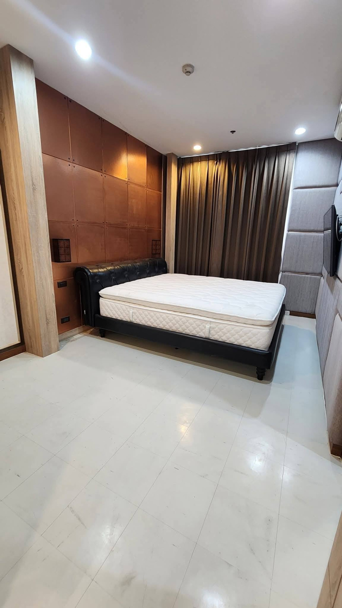 ให้เช่าคอนโดพระราม 9 เพชรบุรีตัดใหม่ RCA : ให้เช่า Villa Asoke Condo ราคา 80,000 บาท [MPr260322]