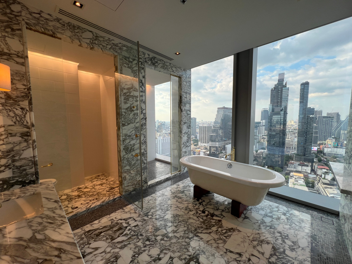 ขายคอนโดสาทร นราธิวาส : 🚨🔥 ขายด่วน | Ritz-Carlton Residences | 3 นอน | 211 ตร.ม. | ชั้น 28 | 65 ล้าน ALL-IN ⚡ ไม่มีค่าโอน ⚡ ไม่มีภาษี ⚡ ไม่มีค่าใช้จ่ายเพิ่ม | ~308K/ตร.ม. เทียบตลาด 440K/ตร.ม. 💰 ต่ำกว่าตลาด 30% 🏙️