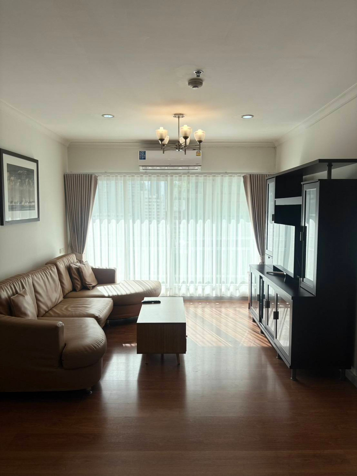 For RentCondoSukhumvit, Asoke, Thonglor : Grand Park View Asoke 3 bedrooms condo, very good location. City center near BTS, MRT, available for rent.