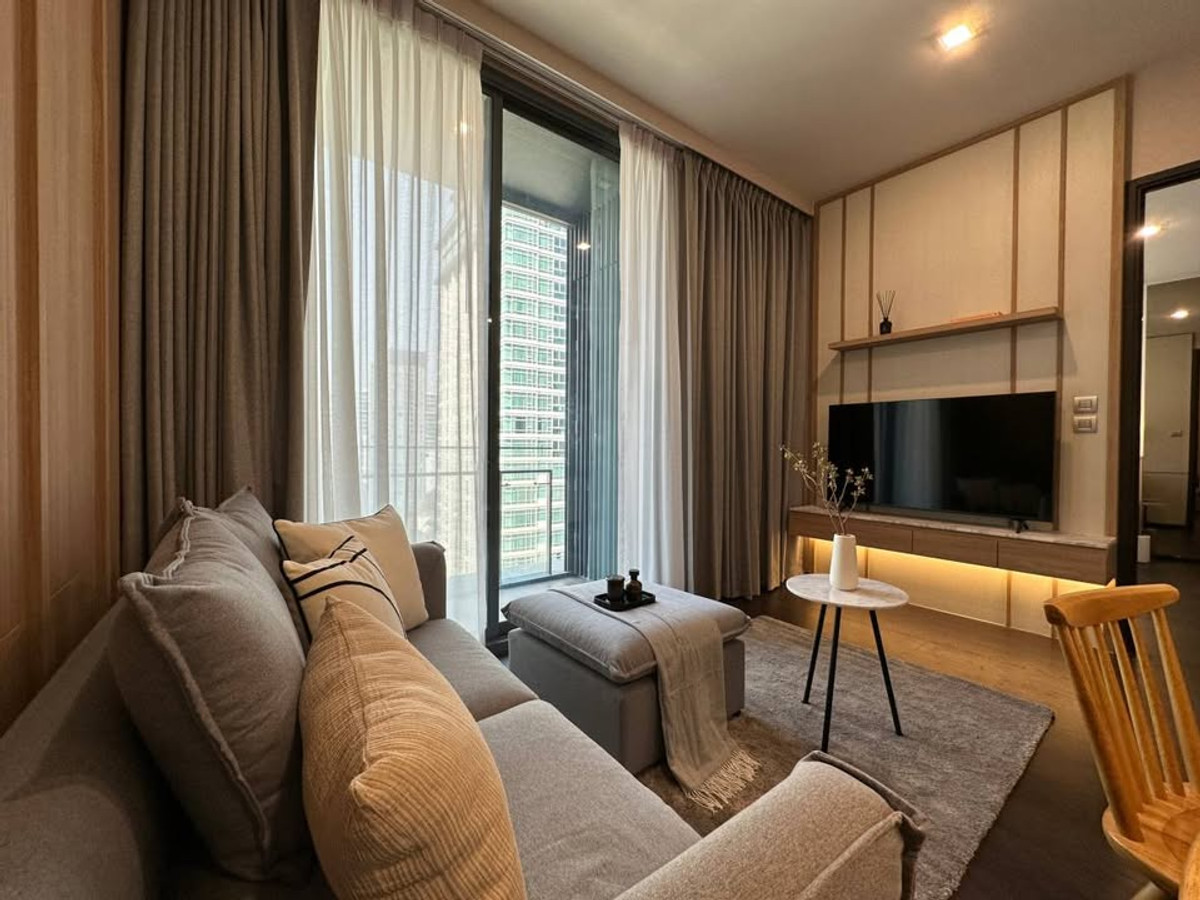 ให้เช่าคอนโดสุขุมวิท อโศก ทองหล่อ : ᚱ ให้เช่า LAVIQ Sukhumvit 57 ✅เพดานสูง 🔥ชั้น 14 43 ตร.ม.🔥คอนโด 1 ห้องนอน เพียง 200 เมตร จาก BTS ทองหล่อ