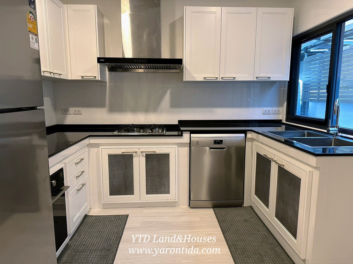 For RentHouseBangna, Bearing, Lasalle : For Rent ​​​​Centro Bangna, new design detached house next to Mega-Bangna 135,000 Baht/Month (Fully furnished).