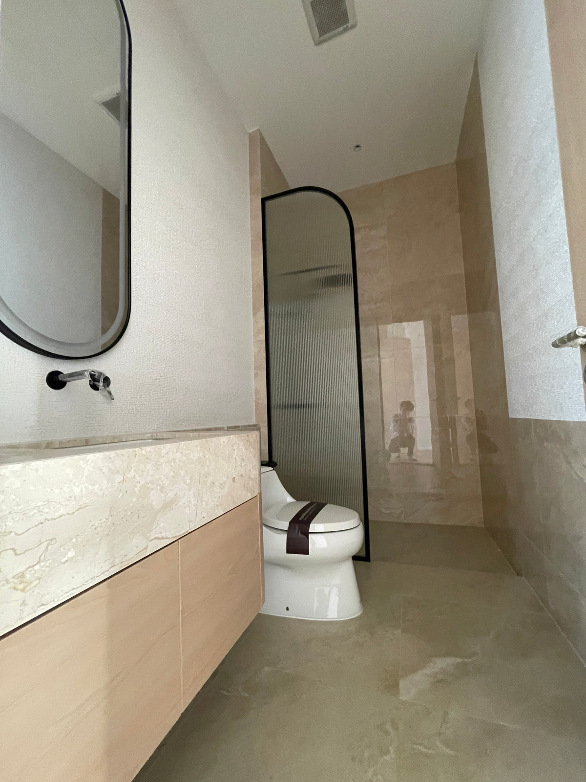 ขายบ้านเลียบทางด่วนรามอินทรา : 🔥 EXCLUSIVE PROMOTION 🔥โอกาสสุดท้ายในการครอบครองในราคาพิเศษที่สุด [ขาย] 💎 Ultra Luxury Show Unit | ELIVA Ekkamai - Eastville 💎 บ้านเดี่ยวหรู 3 ชั้น ดีไซน์ Mid-Century Modern — ความเป็นส่วนตัวสูงสุดเพียง 4 ยูนิตในโครงการ!