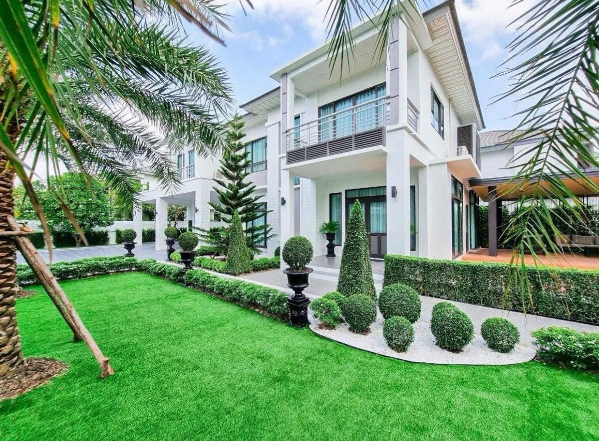 For RentHouseLadkrabang, Suwannaphum Airport : Luxury house for rent Perfect Masterpiece Sukhumvit 77 corner unit large land pet friendly near Suvarnabhumi Airport