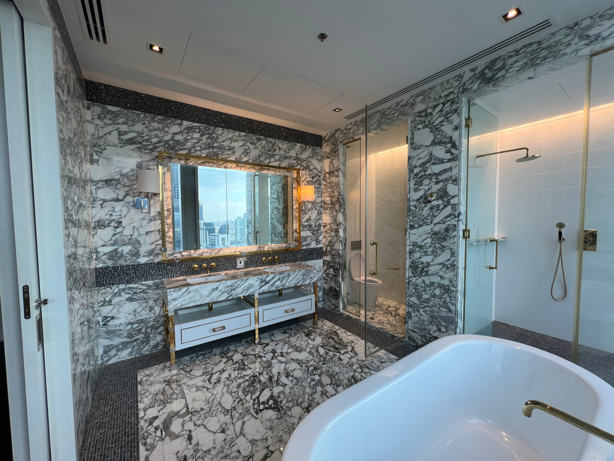 ขายคอนโดสาทร นราธิวาส : 🚨🔥 ขายด่วน | Ritz-Carlton Residences | 3 นอน | 211 ตร.ม. | ชั้น 28 | 65 ล้าน ALL-IN ⚡ ไม่มีค่าโอน ⚡ ไม่มีภาษี ⚡ ไม่มีค่าใช้จ่ายเพิ่ม | ~308K/ตร.ม. เทียบตลาด 440K/ตร.ม. 💰 ต่ำกว่าตลาด 30% 🏙️