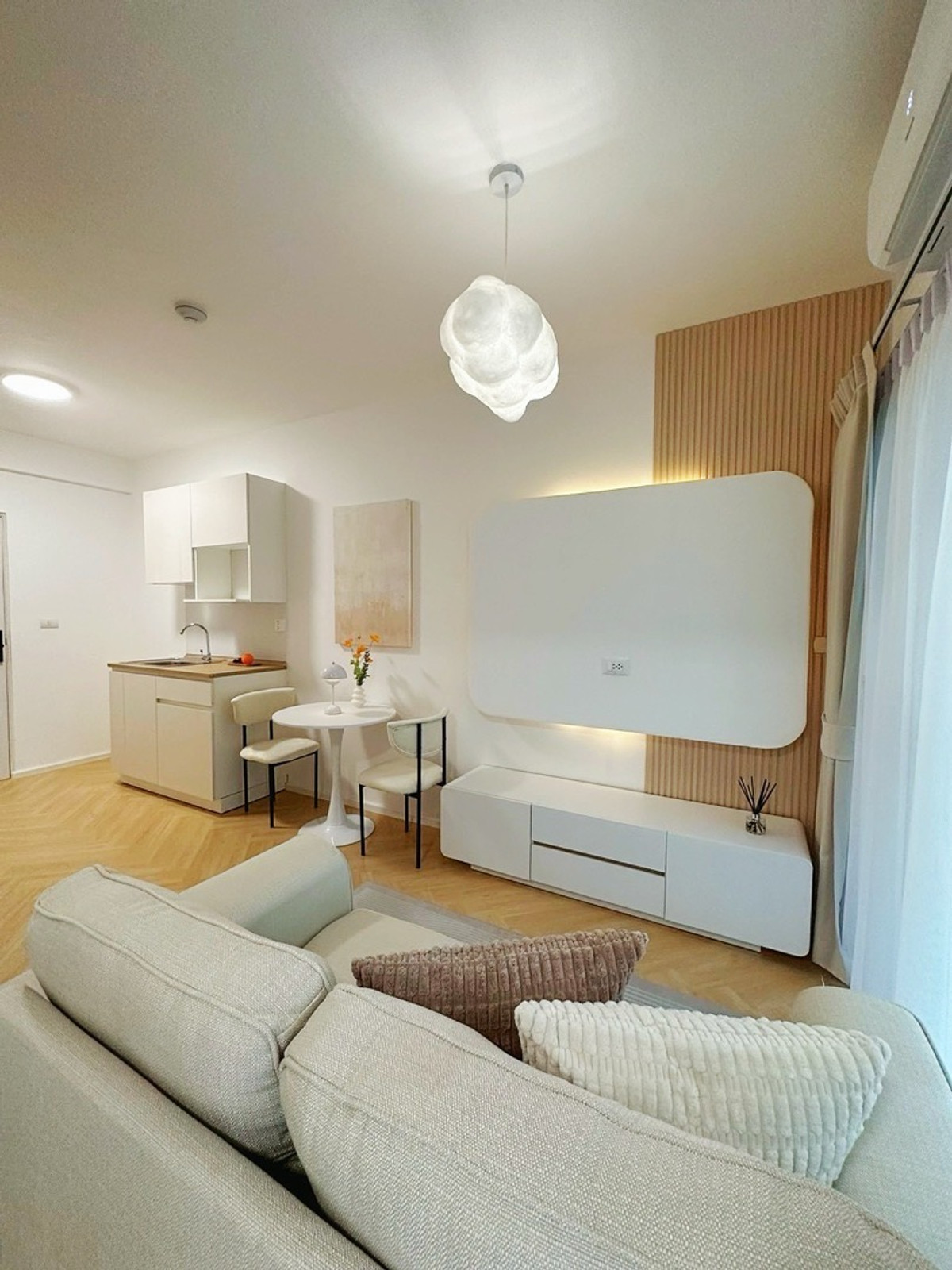 For SaleCondoRatchadapisek, Huaikwang, Suttisan : For Sale 2.1MB✨️One bedroom low-rise condo 33sqm Swimming pool view 🚄Near MRT Suthisarn & BTS Chokchai4 