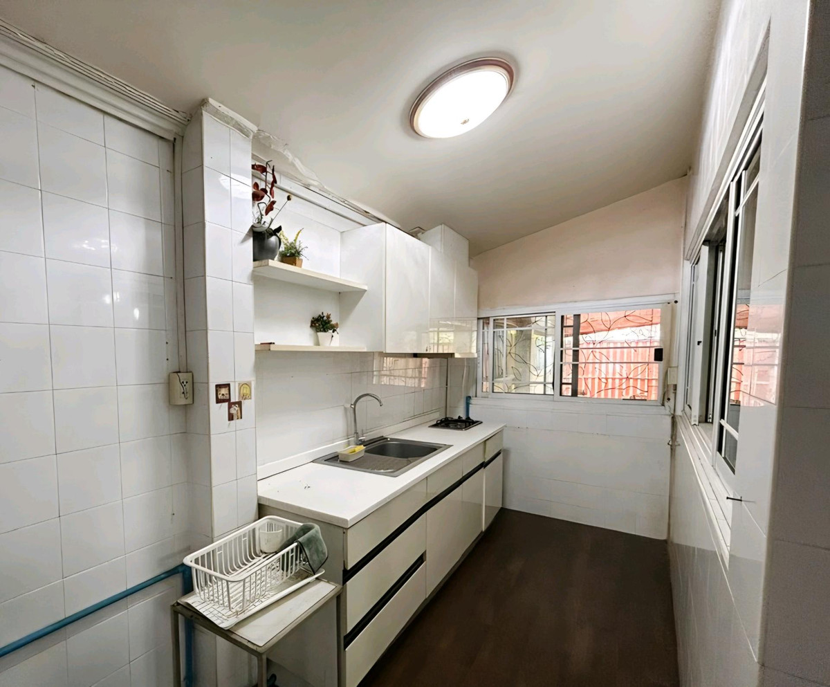 ขายบ้านนนทบุรี บางใหญ่ บางบัวทอง : บ้านเดี่ยว 2 ชั้น 🏡 หมู่บ้านพลอยมณี บัวทองเคหะ — 4 นอน 3 จอด หน้าบ้านไม่ติดใคร วิวสวนทะเลสาบ