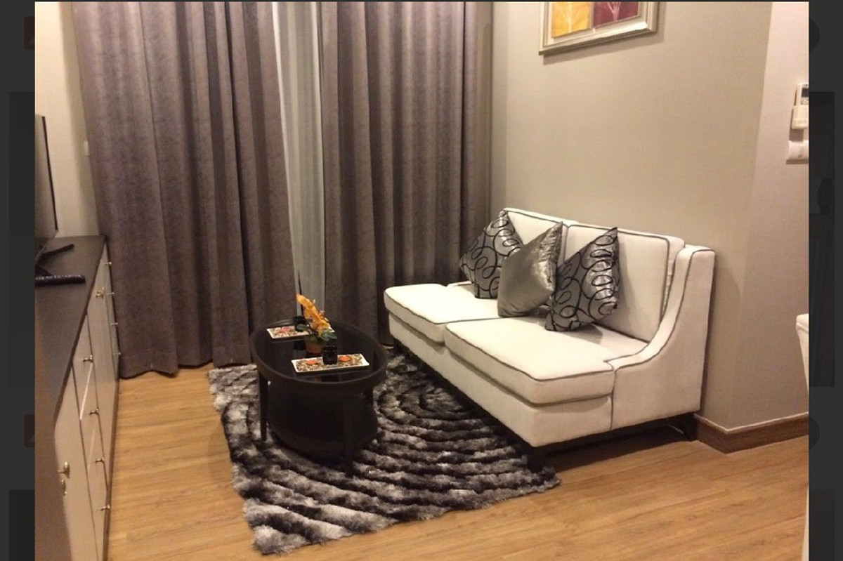 ขายคอนโดสยาม จุฬา สามย่าน : 🔥 ขายด่วน !! 🔥 The Reserve Kasemsan 3, 1 ห้องนอน, 1 ห้องน้ำ, วิวสระ !! Code C20230209692 แต่งครบ, ราคาพิเศษ !!📣📣