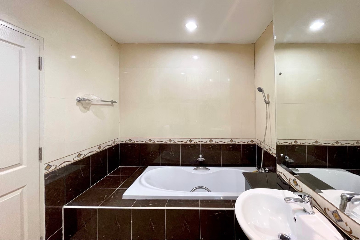 ให้เช่าโฮมออฟฟิศบางนา แบริ่ง ลาซาล : โฮมออฟฟิต 4 ชั้น ตกแต่งสวยงาม ให้เช่า ย่านบางนา ใกล้ตลาดเซฟวันโก บางนา