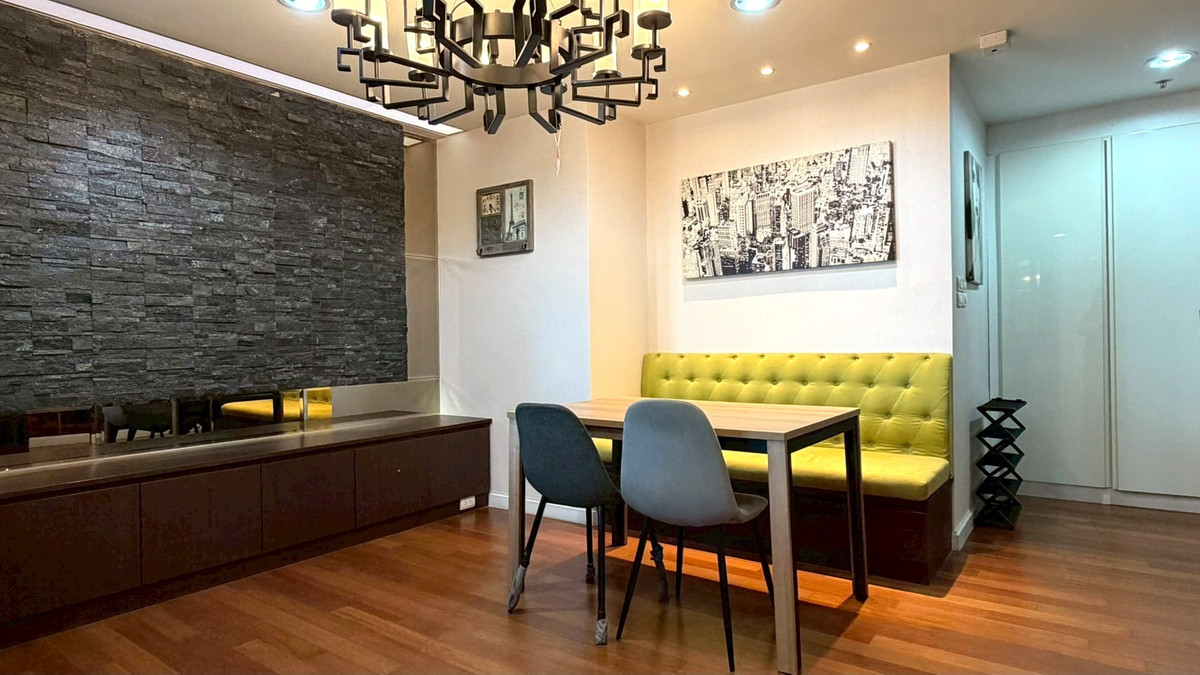 For RentCondoRama9, Petchburi, RCA : ✨ Big room, Rare Item! 3 bedrooms in the heart of Rama 9 | Live seriously, live life to the fullest ✨