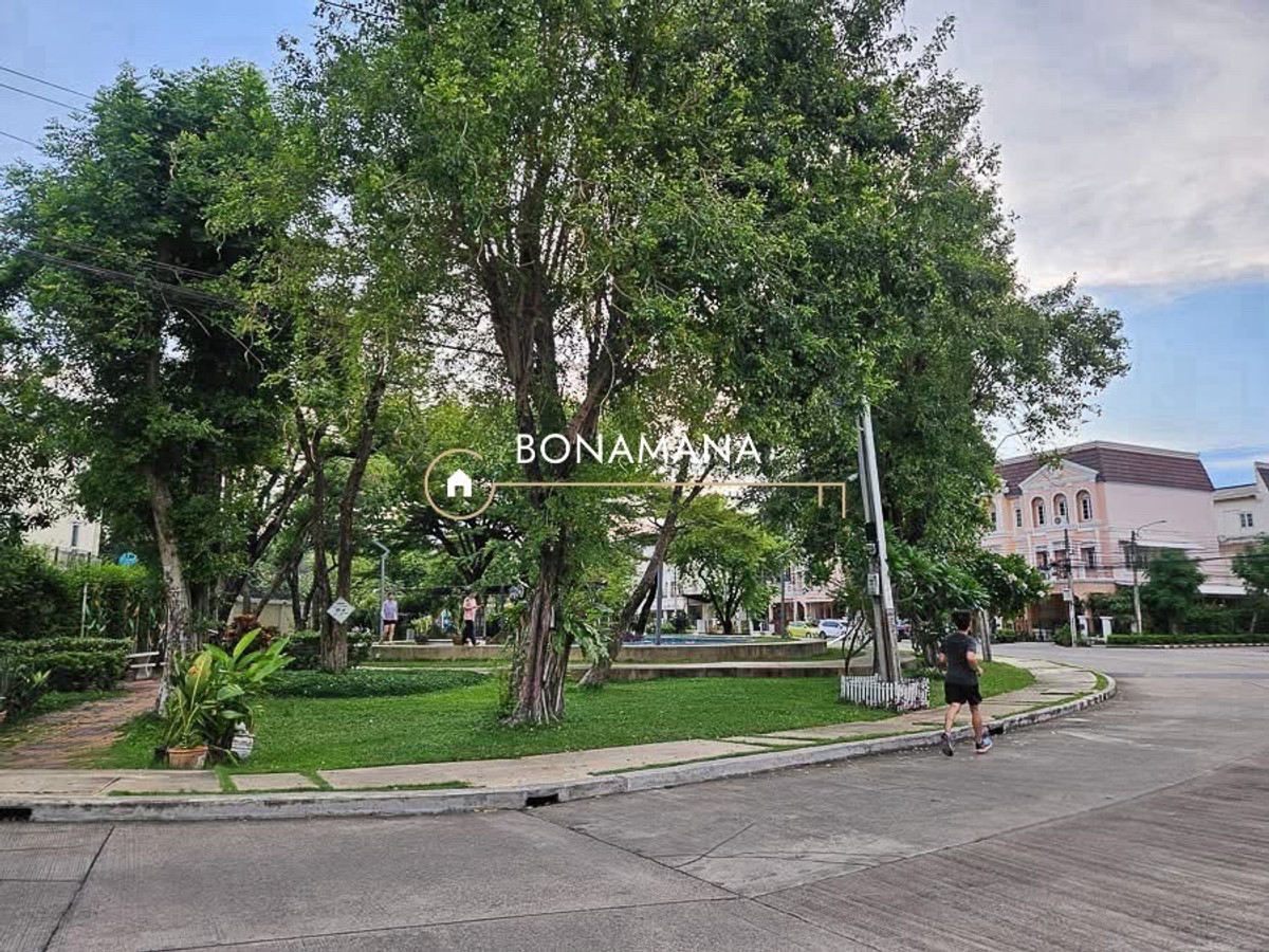 For RentTownhomeThaphra, Talat Phlu, Wutthakat : Townhome for rent, newly renovated, The URBAN Sathorn 🐶🐱 Pets allowed (BTS Bang Wa 1.8km)