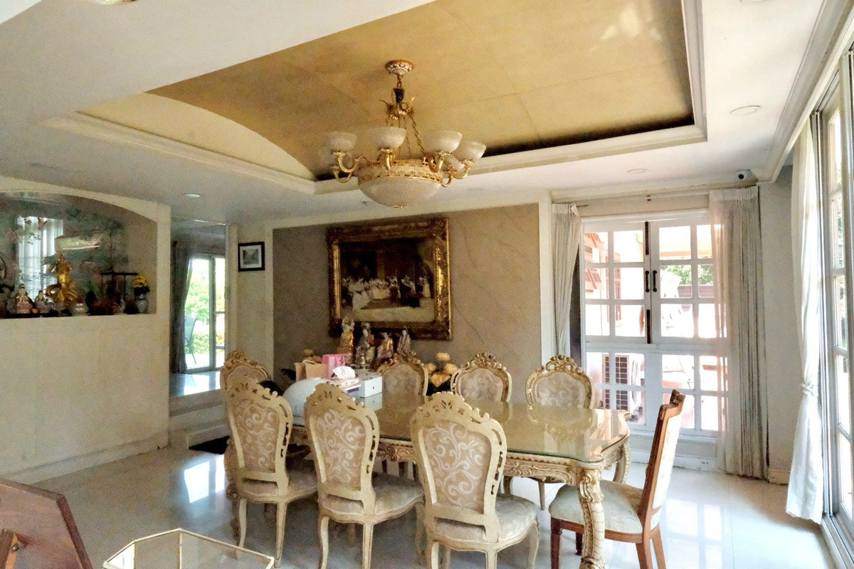 ขายบ้านปิ่นเกล้า จรัญสนิทวงศ์ : ✨คฤหาสน์ส่วนตัว บนพื้นที่1ไร่1งาน2ตร.ว. กรุงเทพ ตลิ่งชัน หมู่บ้าน กฤษดานคร14 (Luxury House Krissadanakorn14)