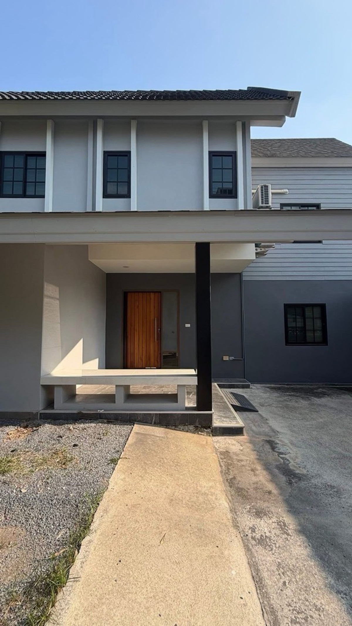 For RentHome OfficeRatchadapisek, Huaikwang, Suttisan : 🏙️For rent, 2-story detached house, Soi Ratchada 32, suitable for living or home office ⚡️🔥