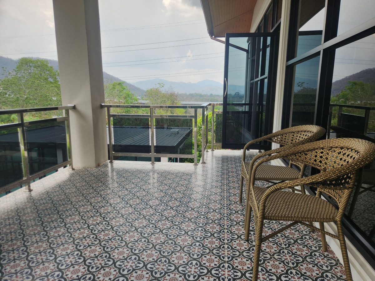 ขายบ้านโคราช นครราชสีมา : ขายบ้านพักตากอากาศหรู เขาใหญ่ พญาเย็น วิวภูเขา | ที่ดิน 300 ตร.วา 3 อาคาร พร้อมสระว่ายน้ำ เฟอร์นิเจอร์ครบ ใกล้ถนนมิตรภาพ