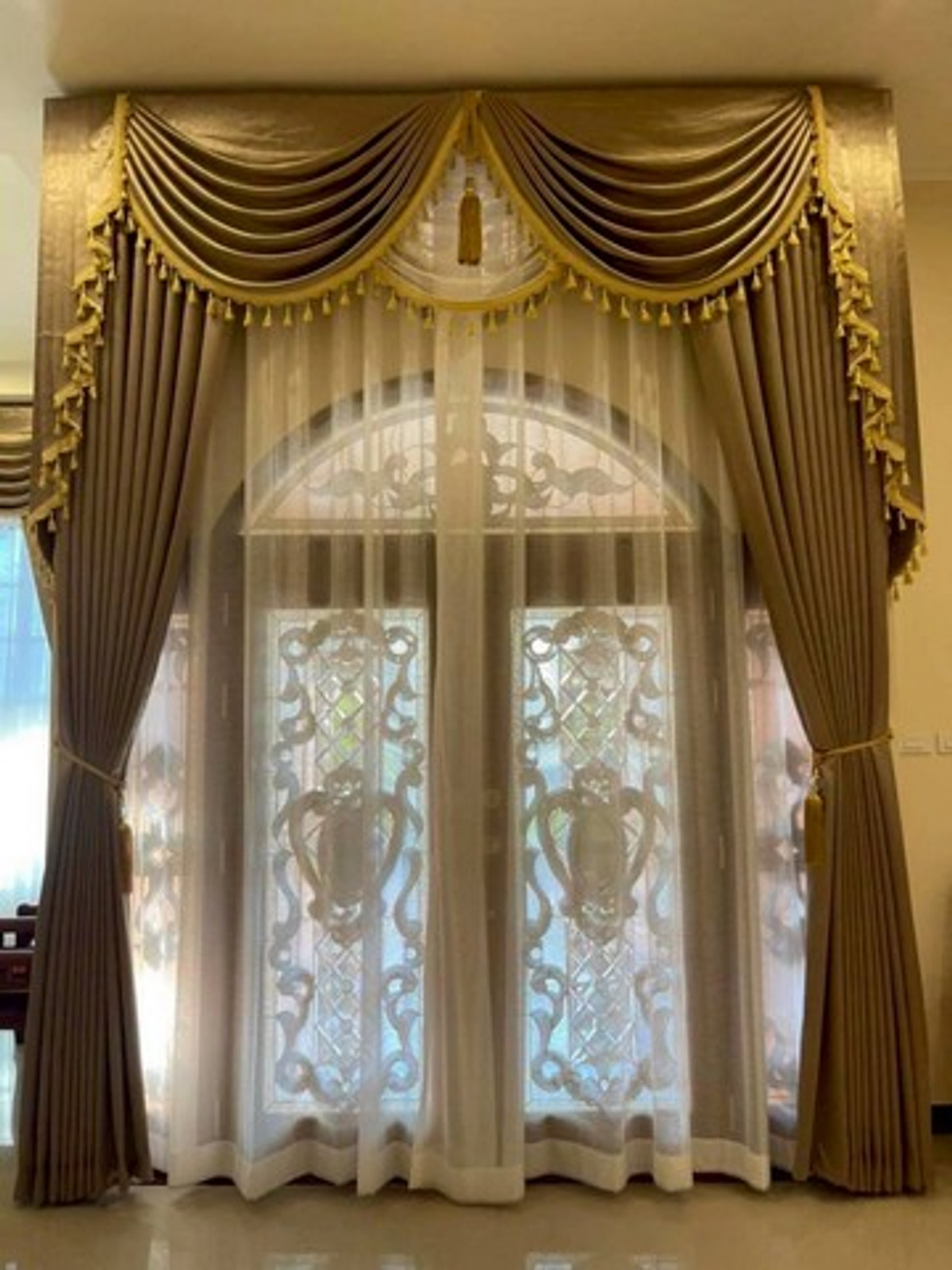 ขายบ้านพัทยา บางแสน ชลบุรี สัตหีบ : ขายบ้านเดี่ยว 2 ไร่ 94.5 ตรว. ใกล้อ่างเก็บน้ำมาบประชัน 5 นอน 6 น้ำ มีบ้านพักรีสอร์ท 3 หลัง และห้องใต้ดินสุดหรู ใกล้สนามกอล์ฟและรร.นานาชาติ 