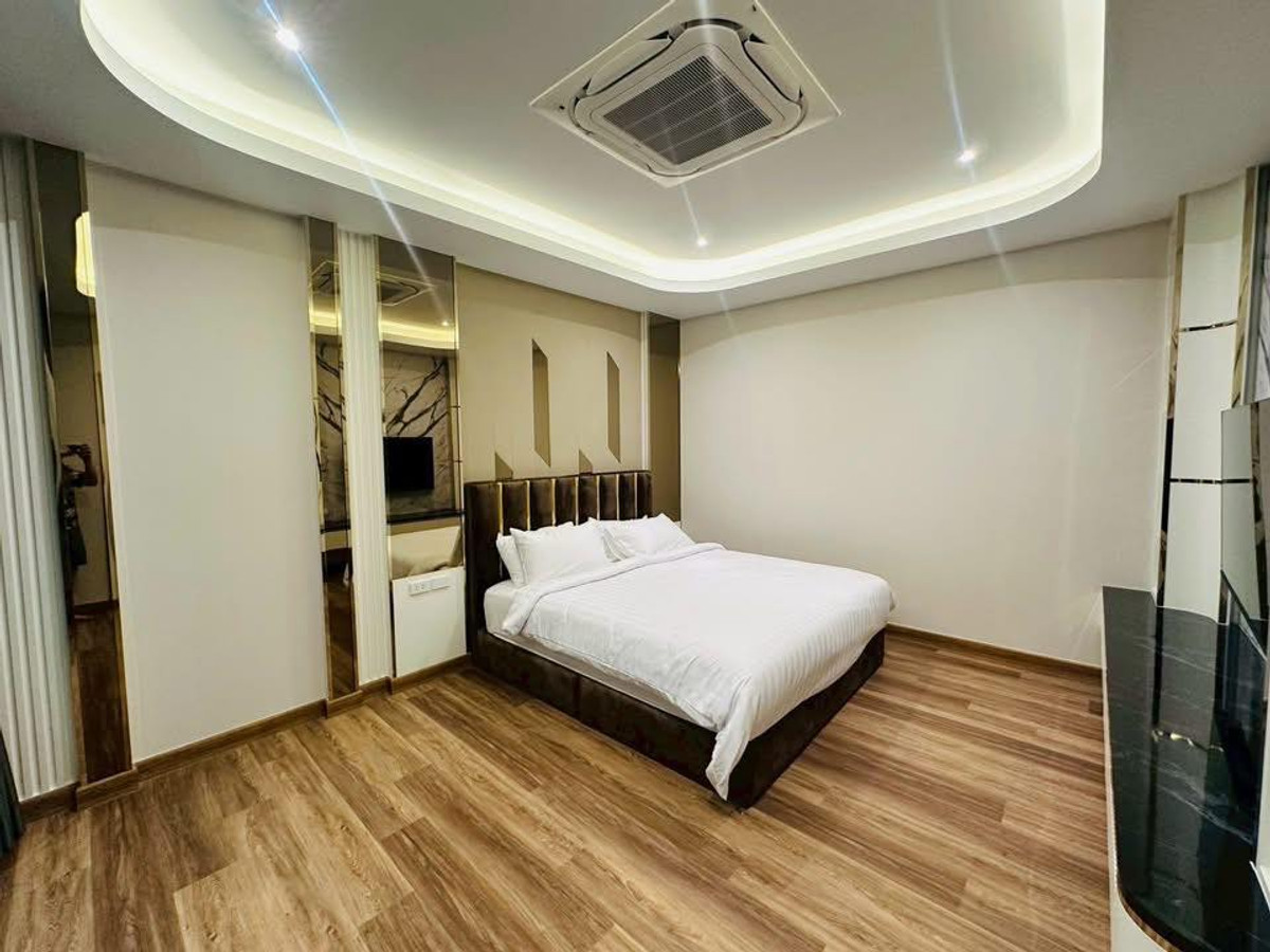 For RentPattaya, Bangsaen, Chonburi : Luxurious pool villa house for rent Near Jomtien Beach, Pattaya