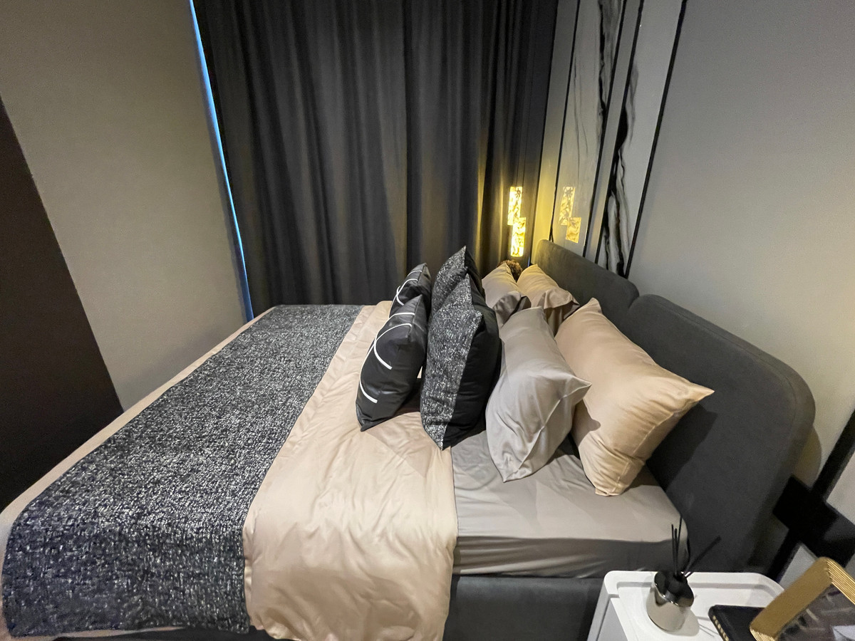 ขายคอนโดสีลม ศาลาแดง บางรัก : [THE PEAK OF SILOM] ASHTON SILOM – Rare 2BR Unit | ชั้น 32 วิวขอบฟ้า ประสบการณ์อยู่คอนโดที่เหมือนอยู่บ้าน 