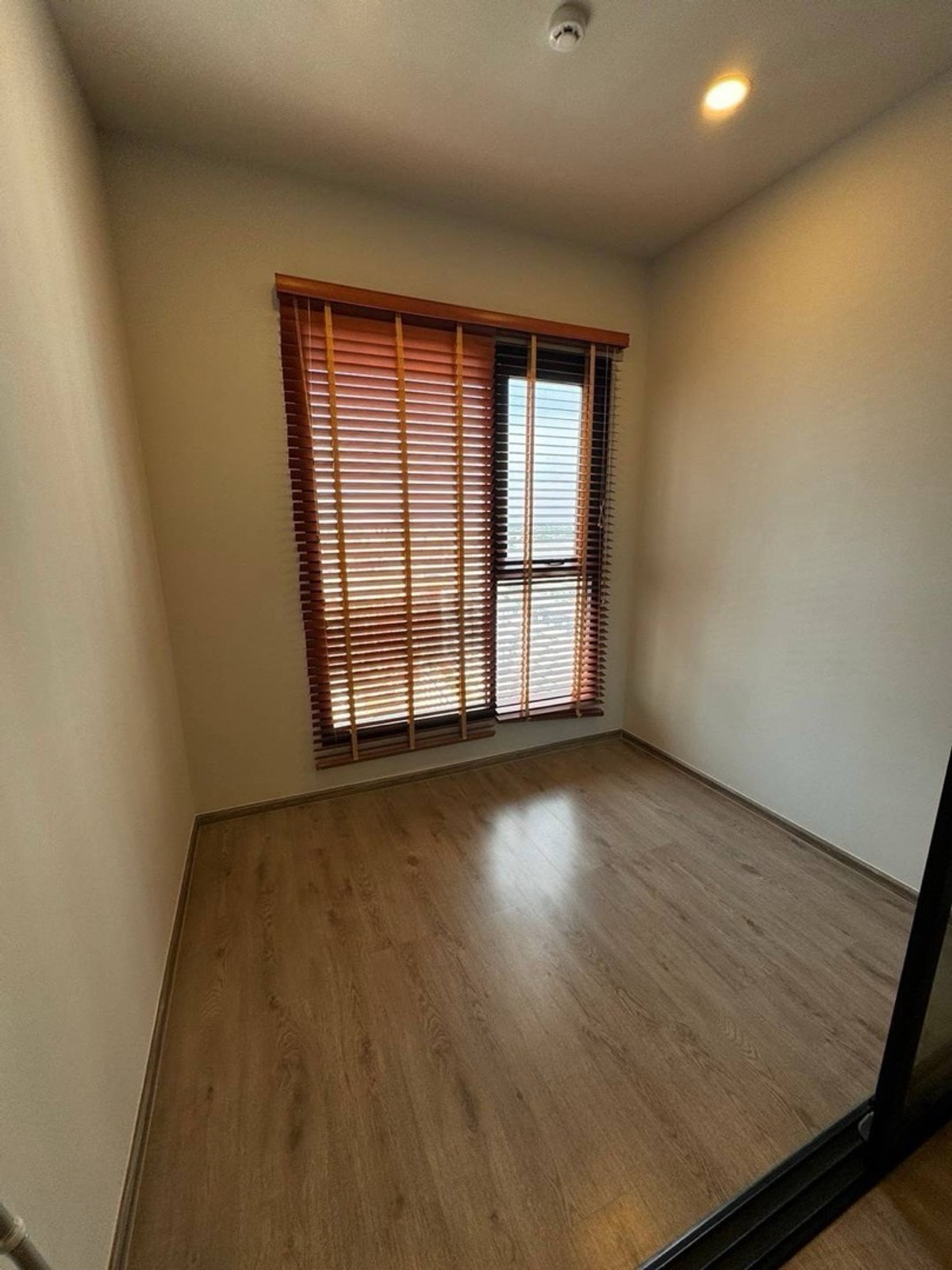 For RentCondoBang Sue, Wong Sawang, Tao Pun : 🔥Rare Item! Chapter one flow Bangpo, 1 bedroom, river view + 1 car parking space, the best value in this area.