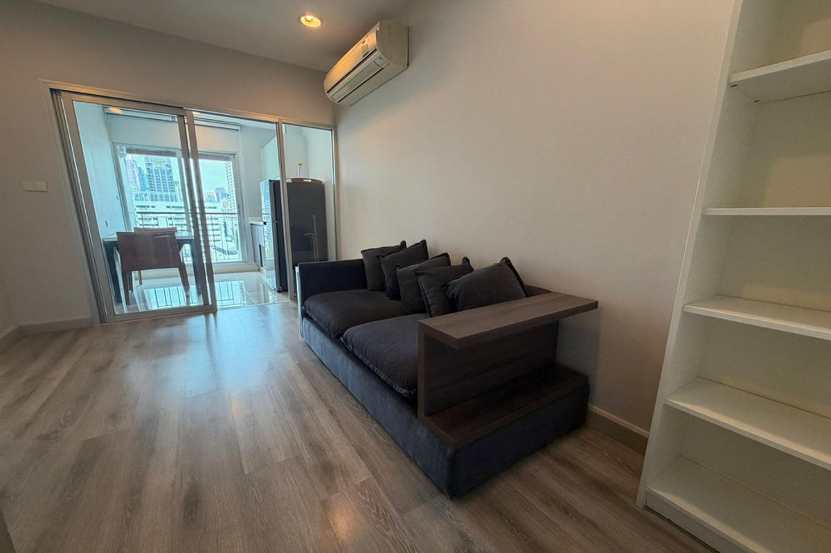 ให้เช่าคอนโดสาทร นราธิวาส : 🔥 เช่าด่วน !! Centric Sathorn -St.Louis, 1 ห้องนอน, 1 ห้องน้ำ, วิวเมือง, ห้องทิศตะวันออก, ชั้นสูง 11++, ห้องหายาก, ครัวปิด !!🔥Code C20240200442 แต่งครบ, พร้อมเข้าอยู่📣📣