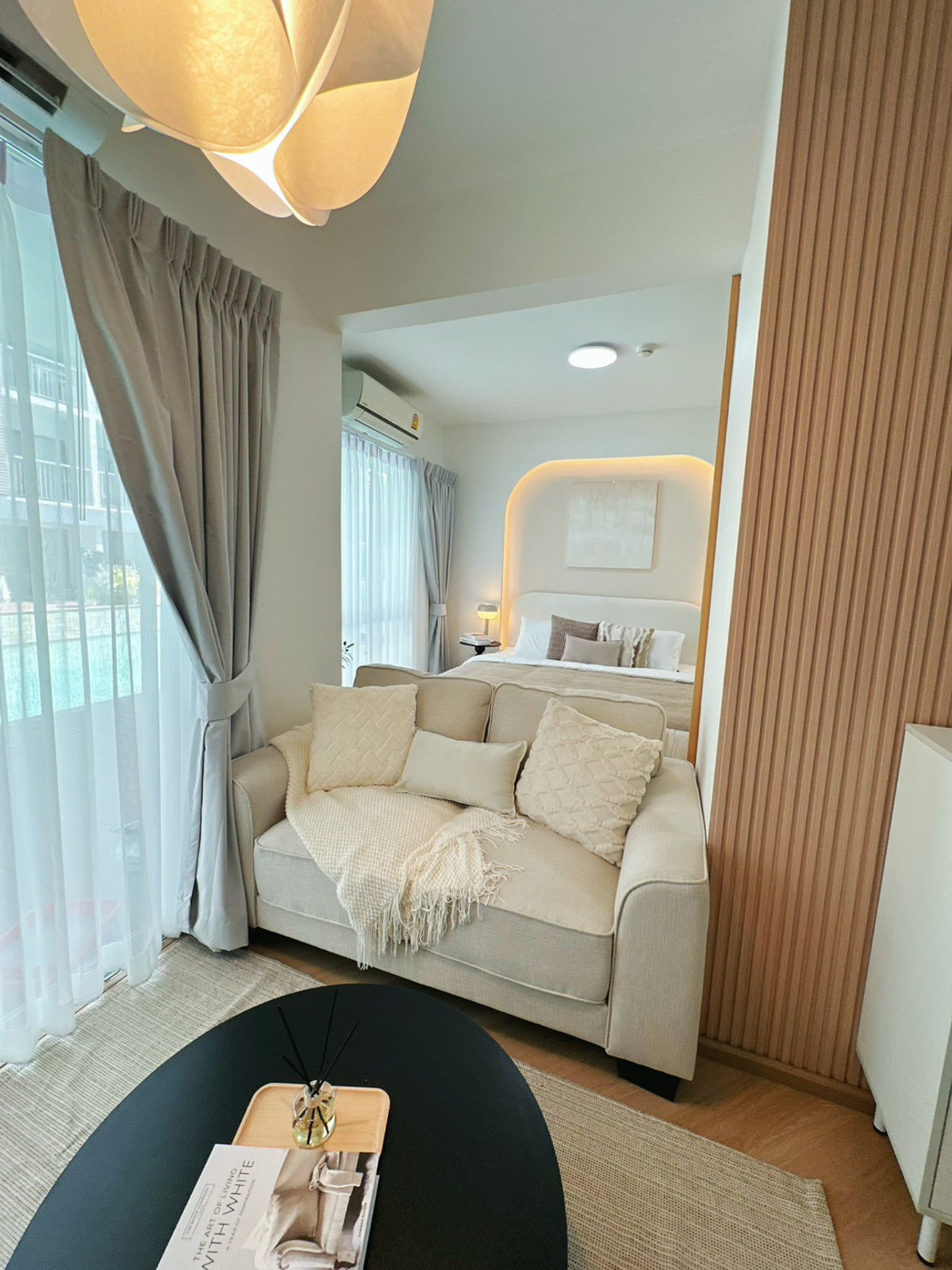 ขายคอนโดพระราม 9 เพชรบุรีตัดใหม่ RCA : ขาย คอนโดรีโนเวท ใกล้MRTพระราม9🌊✨ริมสระ pool access 3.19ลบ One Bedroom 48sq.m พร้อมอยู่ นัดชมเลย 084-976-1441