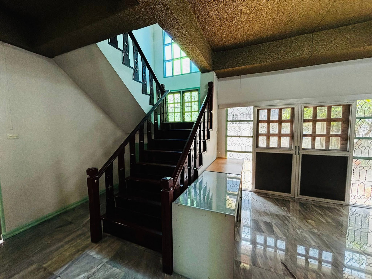 ให้เช่าบ้านโชคชัย4 ลาดพร้าว71 : ให้เช่าบ้านใกล้รถไฟฟ้า สถานีโชคชัย4 ใกล้โรงบาลเปาโล ถนนโชคชัย4 บ้านเดี่ยว2ชั้น หลังมุม 4นอน 2น้ำ 3ที่จอดรถ ตกแต่งครบพร้อมอยู่