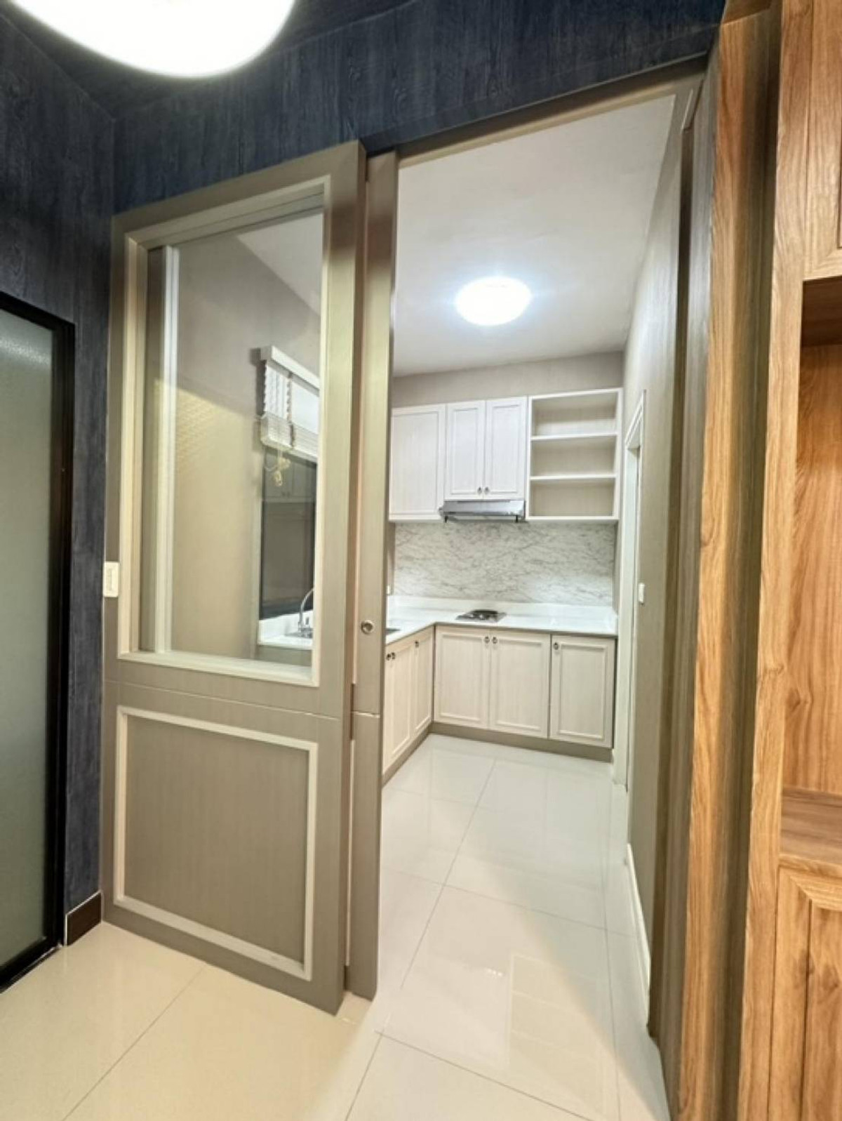 For RentTownhomeChaengwatana, Muangthong : Townhome for rent, The Connect 41 Chaengwattana - Tiwanon, near Impact Muang Thong Thani, only 5 minutes.