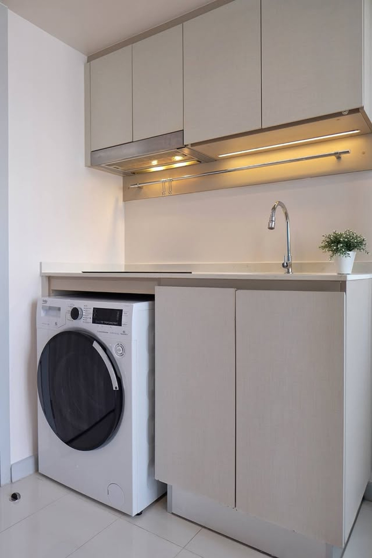 For RentCondoSathorn, Narathiwat : #E337 (previous code S2635) 🎉020469 Condo for rent at KnightsBridge Prime Sathon