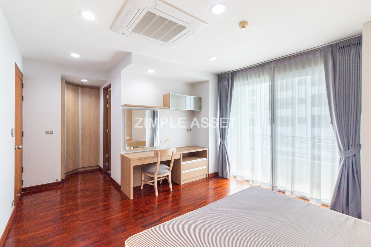 For RentSukhumvit, Asoke, Thonglor : Line ID: @zimple_asset Luxury aprtment in center of sukhumvit. Offering premium facilities for an elevated living experience. Surrounded by leading shopping malls in a prime location.