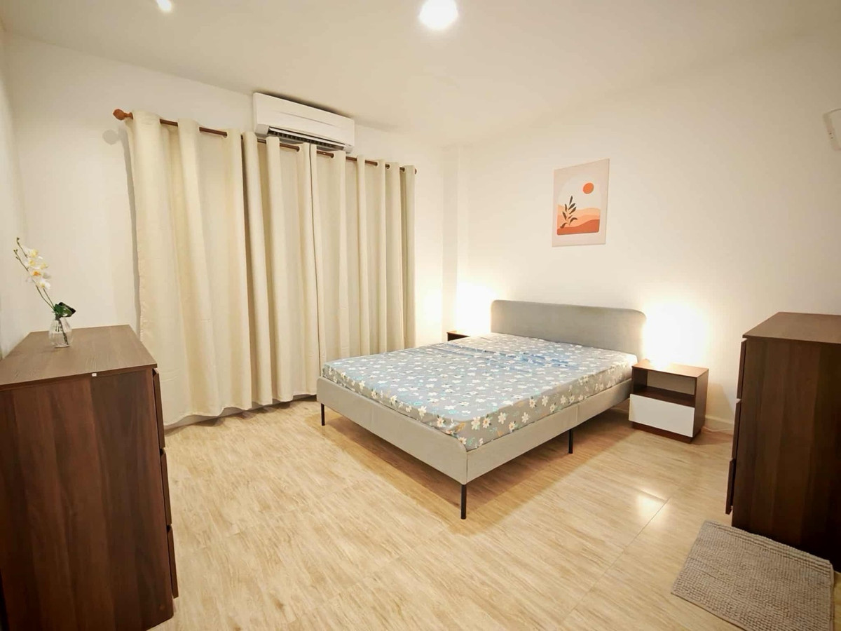 ให้เช่าบ้านท่าพระ ตลาดพลู วุฒากาศ : 🏡 ปล่อยเช่า Townhouse รีโนเวทใหม่ ใจกลางสาทร | ใกล้ BTS เพียง 4 นาที ✨