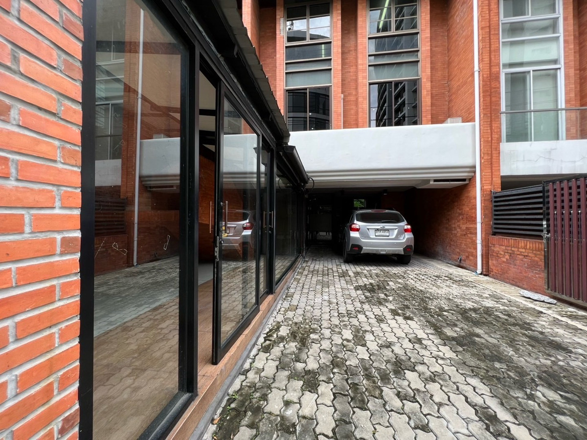 For RentHome OfficeWitthayu, Chidlom, Langsuan, Ploenchit : Home office for rent, Ploenchit • Chidlom, near BTS 950 meters and Lumpini Park / Ratchadamri / One Bangkok project.