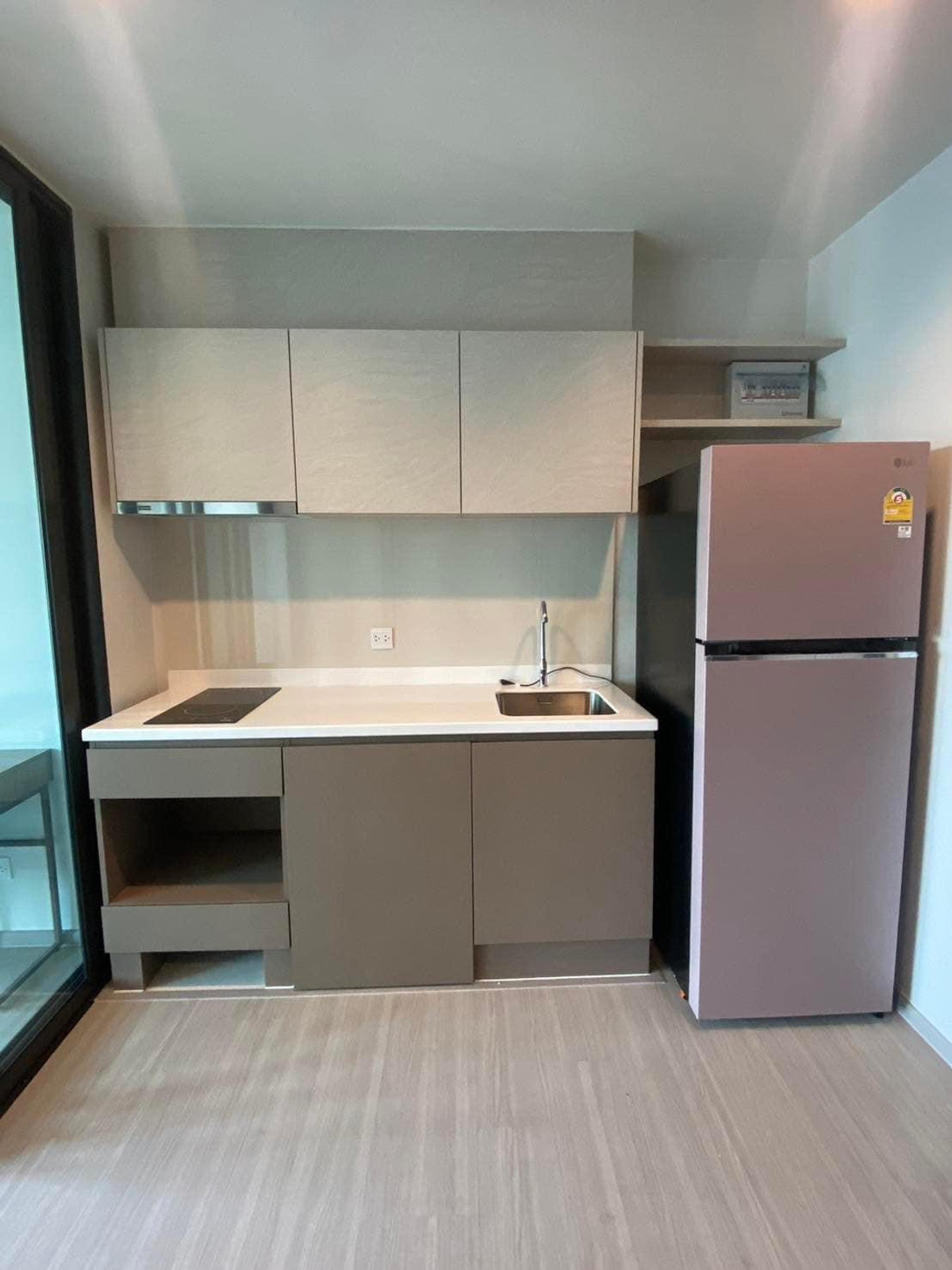 For RentCondoThaphra, Talat Phlu, Wutthakat : ⭐️ Life Sathorn Sierra ⭐️ 1 bedroom, 1 bathroom, complete with furniture and electrical appliances.