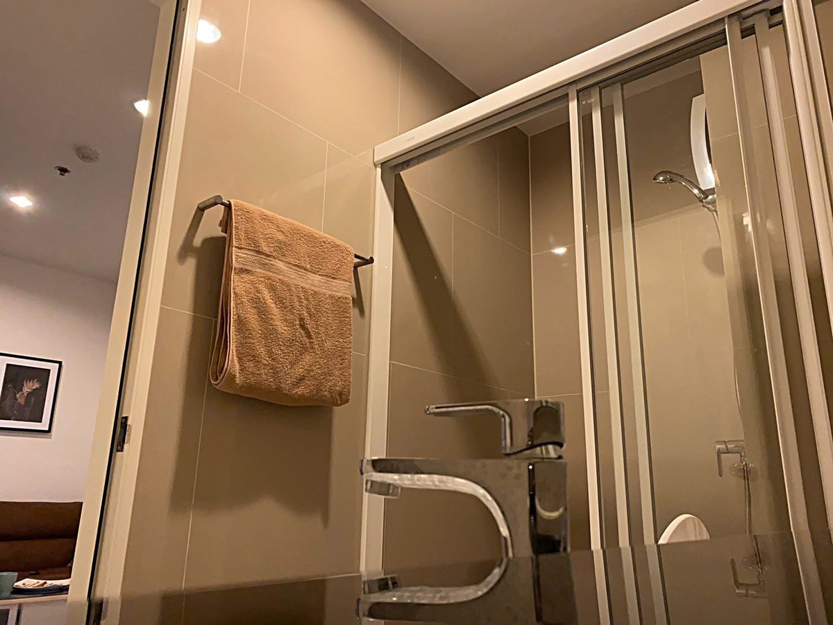 For RentCondoThaphra, Talat Phlu, Wutthakat : ⭐️ Aspire Sathorn - Ratchaphruek ⭐️1 bedroom, 1 bathroom, beautifully decorated room. There are electrical appliances ready.